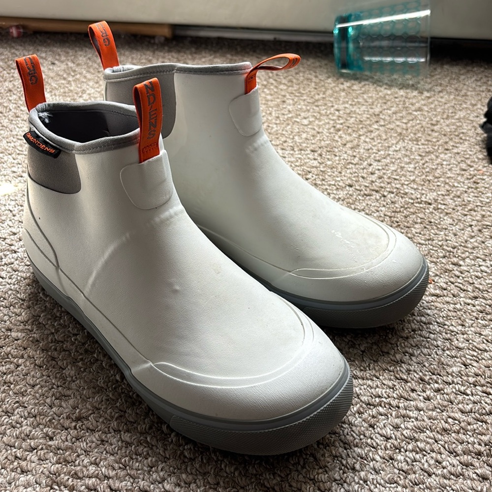 Light gray Grundens deck boots